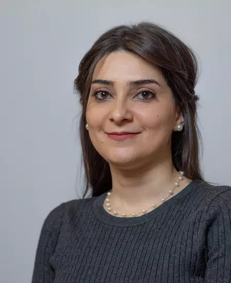 professional headshot of Atena Amirsoleimani